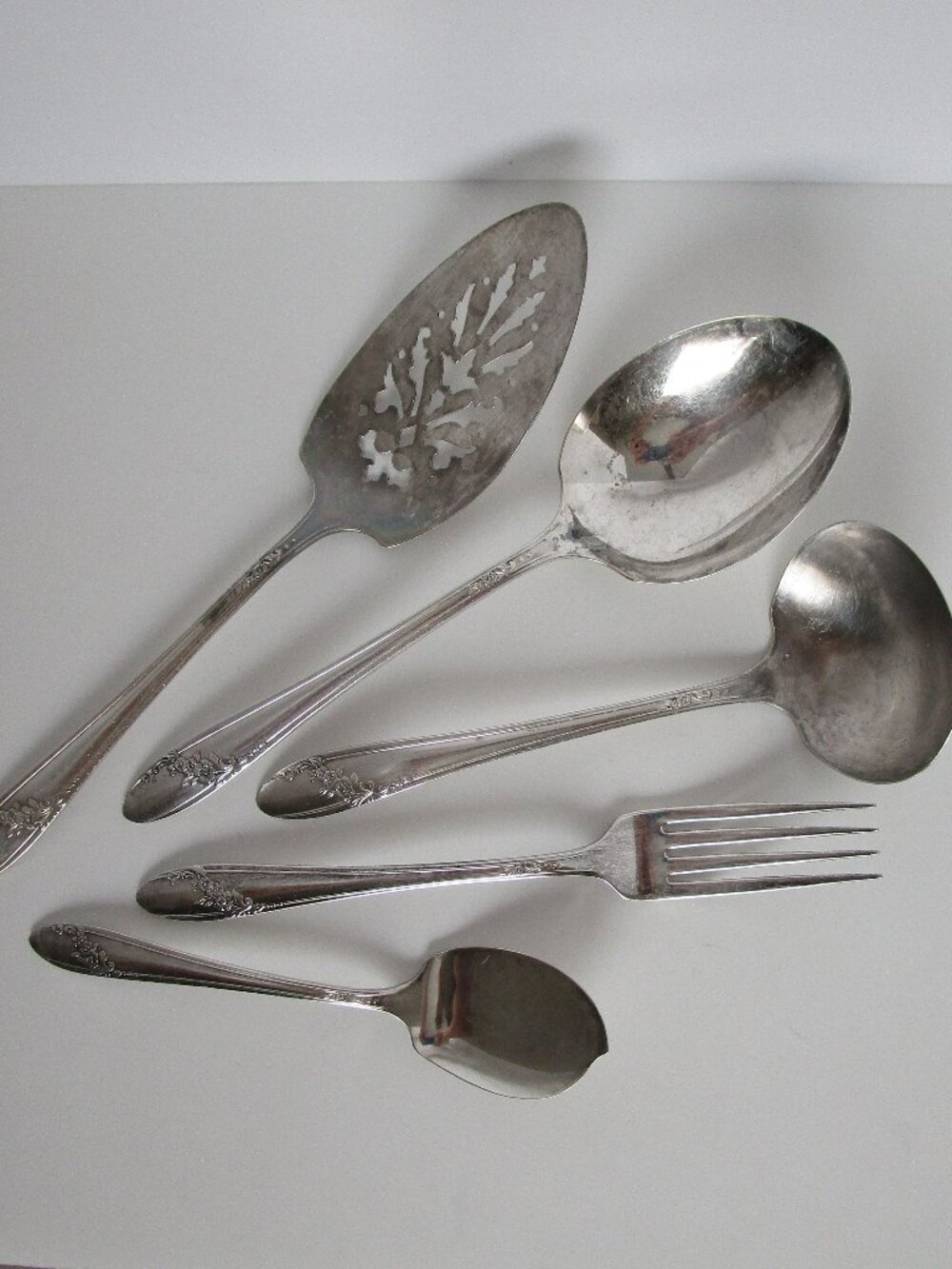 lot of Oneida Tudor Plate utensils